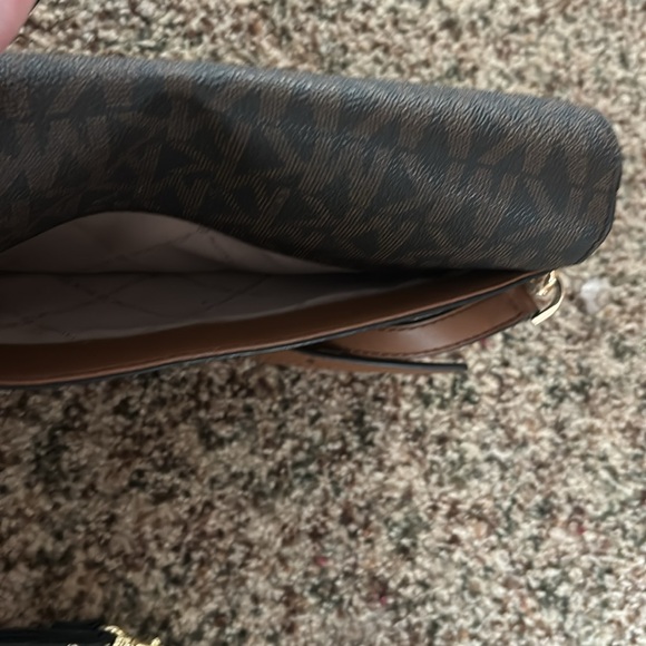 Michael kors crossbody purse - Picture 7 of 7